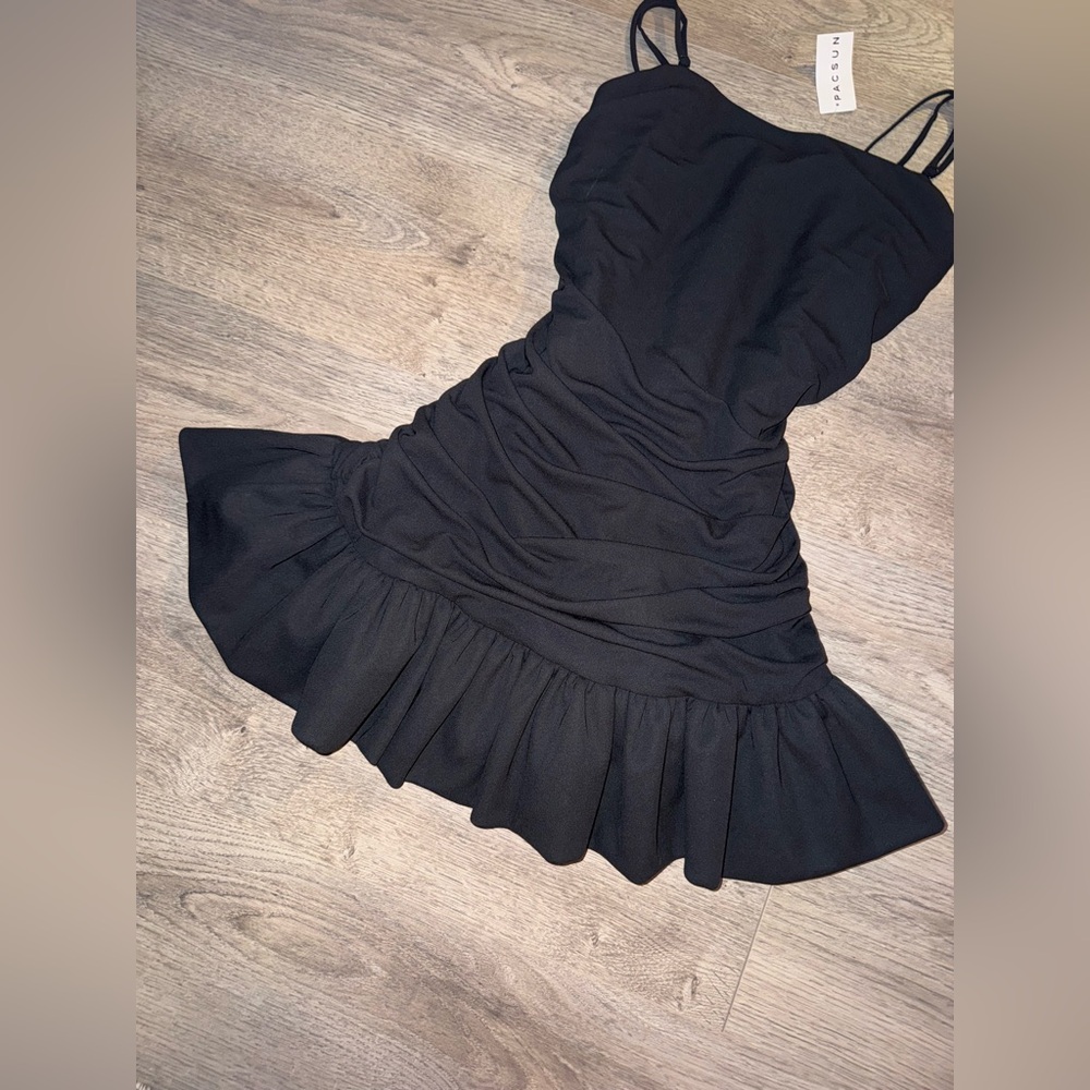PACSUN NWT OOS - LA Hearts Ruffle Hem Mini Dress!
Size M! - Picture 8 of 9